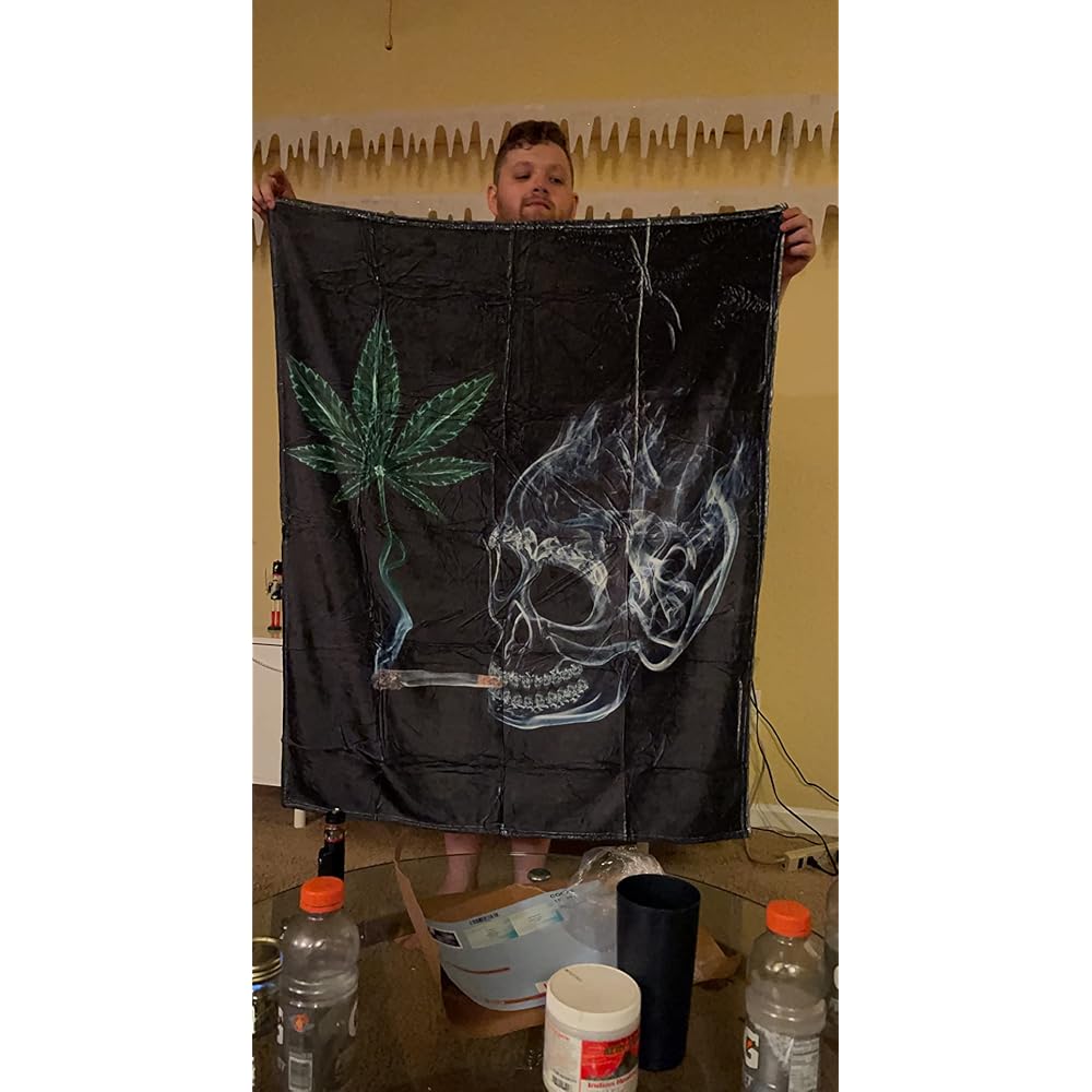 Marijuana Pot Leaf Weed Skull Smoking Fleece Blanket Throw Lightweight Blanket Super Soft Cozy Bed Warm Blanket for Living Room/Bedroom All Season (Color1, 60" × 50")